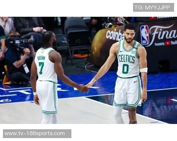 聚焦布朗与塔图姆的强大组合而非争论球队归属的意义